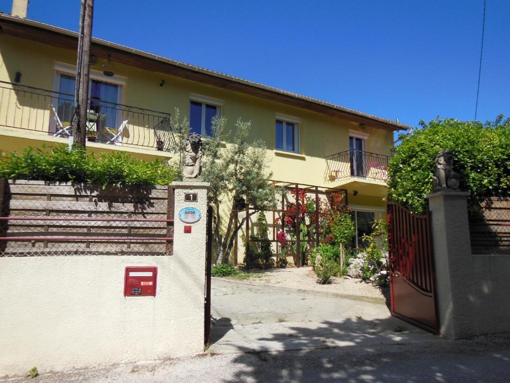 O Doux S'Home Ledenon Exterior photo